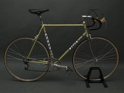 It is a 58 cm, reynolds 531 tubes campy groupo, brooks saddle zeus was founded by luis arregui in eibar, spain in 1926 Zeus 2000 from Spain (1979). | Zeus, Brompton, Bike