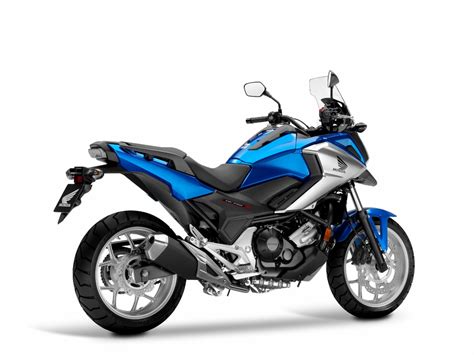 In addition to the bump in both nc750s have honda's optional dual clutch transmission available. 2016 Honda NC750X Review of Specs / Changes - Adventure ...