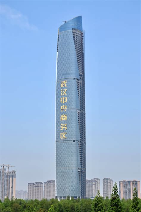 Due to airspace regulations, it has been redesigned so its height does not exceed 500 metres above sea level. Wuhan Center - Wikipedia, la enciclopedia libre