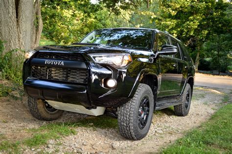 The toyota 4runner seats five but offers an optional third row for a seating capacity of seven. Review: 2015 Toyota 4Runner TRD Pro - 95 Octane