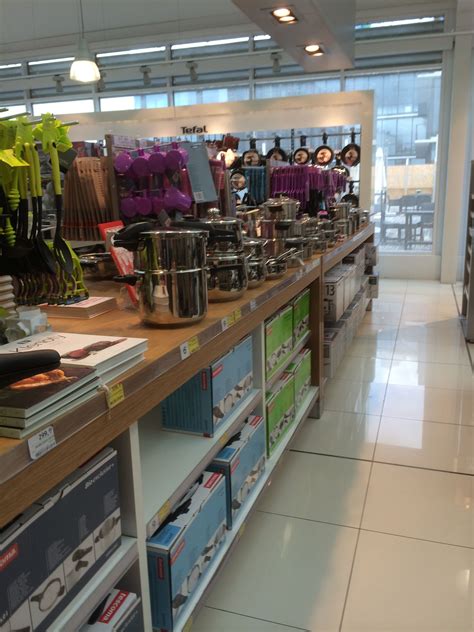 Ross dress for less is a retail store and operates more than 953 stores in over 27 states of the united states and guam. Tesco My - Department Store - Prague - Fourth Floor - Home - Cookshop - Kitchen Plastics ...