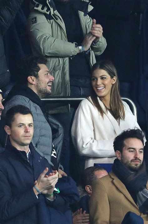 L'ancienne miss avait rejoint l'acteur sur le tournage du film alad2. Kev Adams et Iris Mittenaere, duo complice au Parc des Princes