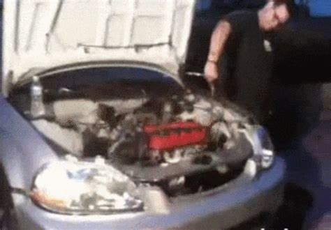Perlu mengemukakan laporan polis sama ada bagi kes kehilangan kad pengenalan akibat jenayah ataupun akibat kecuaian. Kereta Disondol Dari Belakang? Ini Perkara Yang Anda Perlu ...