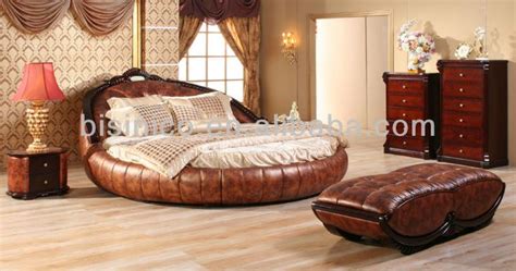 The hall way has already built the king version by adjust the plans themselves, and look how beautiful this bed is!!!! Round+Mattress+Set | ... Set, Golden Genuine Leather Round ...