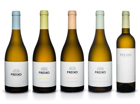Freixo is a village by the sea and a small shipyard where we tasted oysters and fresh clams and mussels and had some delicious shrimp. Novos brancos da Herdade do Freixo | a'livetaste