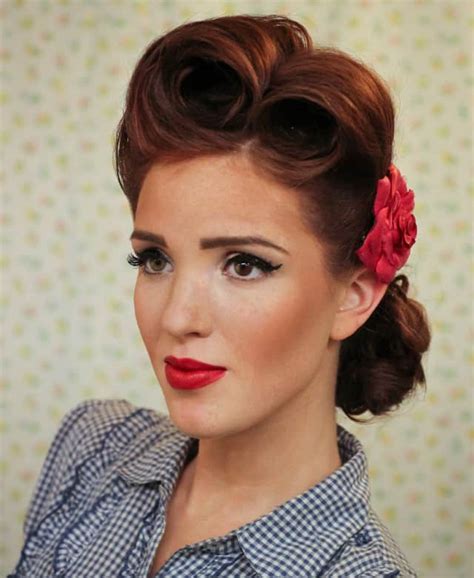 Achieve the style by using a few velcro rollers along the top of the head. 20 Easy and Simple Vintage Hairstyles Pictures - SheIdeas