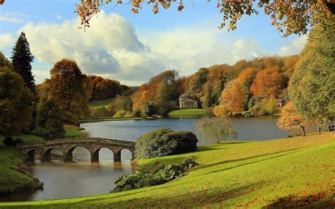 Stourhead In Wiltshire Great Places Places To See Beautiful Places