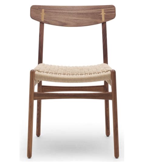 A chair is only finished when someone sits in it, as hans wegner said. CH23 Carl Hansen & Søn Stuhl - Milia Shop