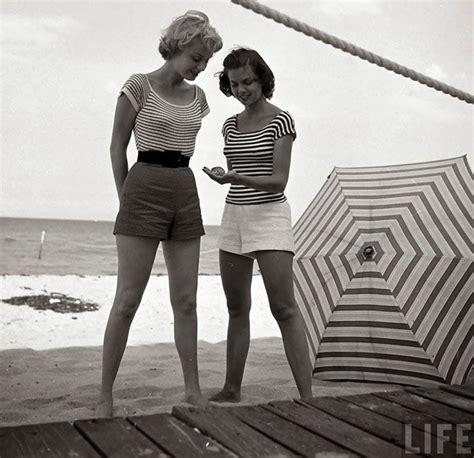 Women In 1940 1950s In Black And White Photos By Nina Leen White