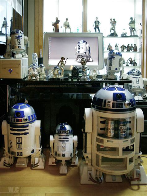 Check out the coffee table! Ultimate Star Wars Room Decor