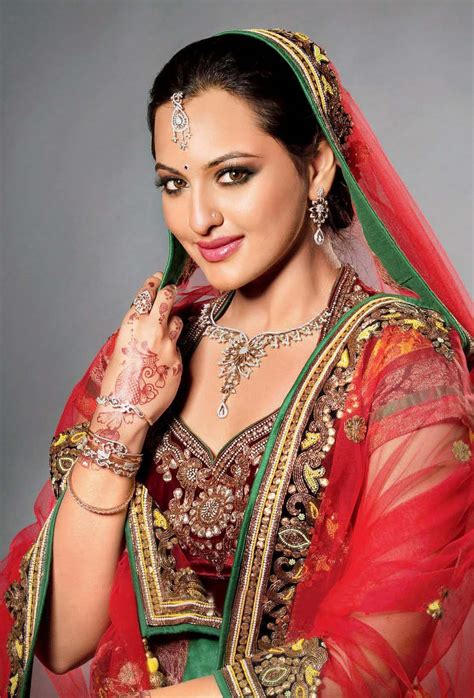 Barrier Free Images Sonakshi Sinha Look Gorgeous In Traditional Dress
