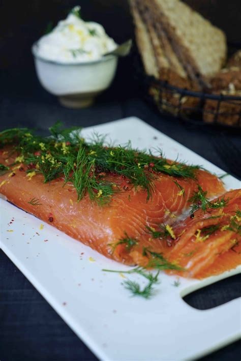 Saumon gravlax aux agrumes et à laneth On dine chez Nanou