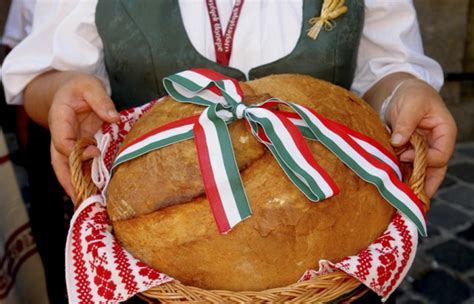 It was forgotten during the ottoman occupation of hungary, then prohibited by pope benedict xiv, just to be reintroduced by maria theresa in the 18 th century. „Augusztus 20. - az államalapítás és új kenyér ünnepe ...