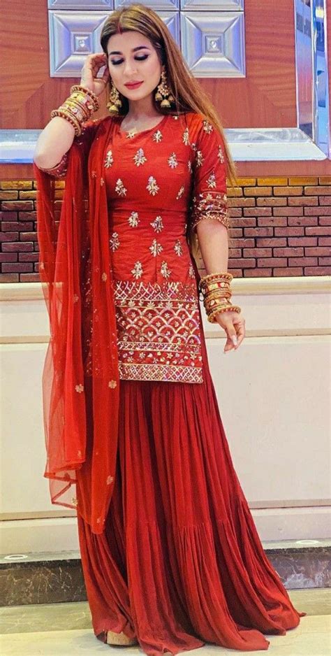 Pin By Srishti Kundra On Desi Attire Attire Formal Dresses Long Fashion