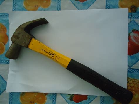 Membekalkan tenaga elektrik pada kit model. 生活小工匠^-^Kemahiran Hidup.............. HO SIEW FUNG ...