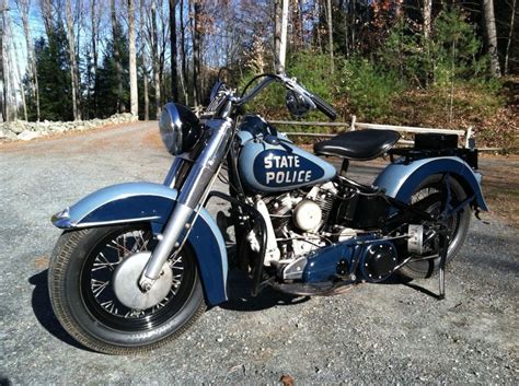 A leather belt carried the power from the engine to the rear wheel. 1957 Harley-Davidson Panhead Police - Bike-urious