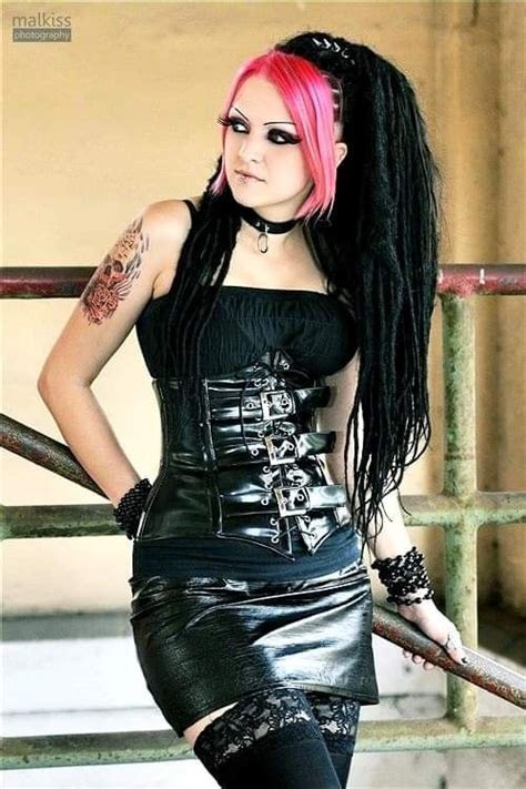 Pin By Carlos Aba On Gothic Hot Goth Girls Goth Beauty Gothic Outfits