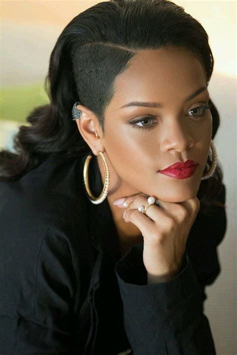 Épinglé Sur Rihanna