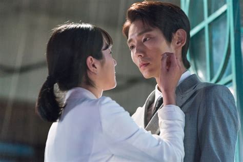 Lee Joon Gi And Seo Ye Ji Heat Up The Romance In “lawless Lawyer” Soompi