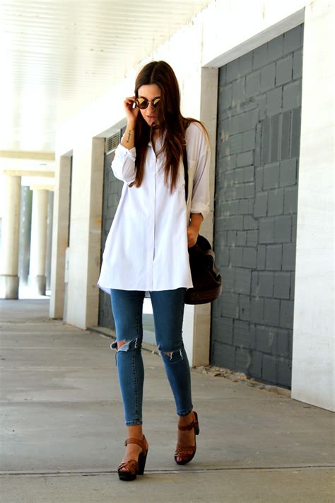 Basic Look White Shirt Ripped Jeans And Brown Sandals Little Black
