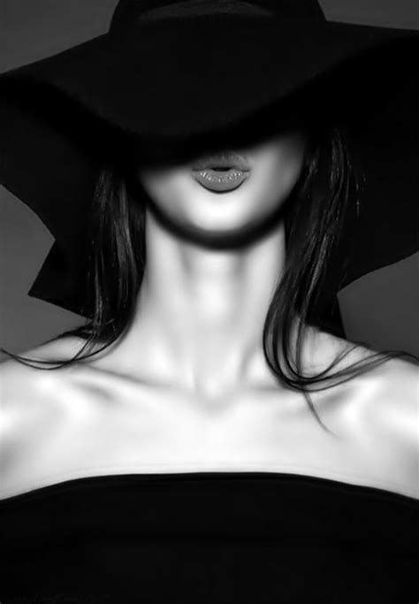 Intemporelle et élégante, cette paire de chaussures vous accompagne avec style au fil des saisons et des looks. 1001+ Idées pour un portrait noir et blanc + des images de ...