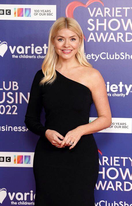 Holly Willoughby 41 Oozes Elegance As She Showcases Slim Figure In