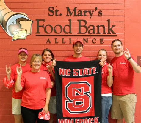 Mary's food bank, 95% goes directly to help feeding hungry children and families in arizona. Alumni in Phoenix help with St. Mary's food bank. | Nc ...