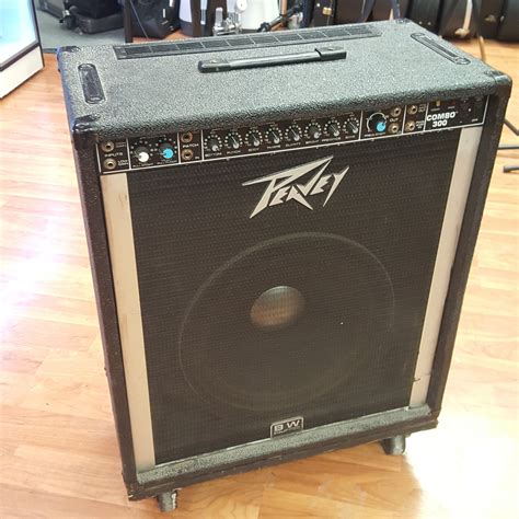 Peavey Combo 300 Bass Combo Amp - Evolution Music
