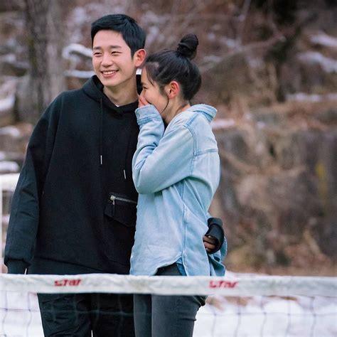 Pretty Noona Who Buys Me Food Jung Hae In And Son Ye Something In The Rain Drama Drama Coreano