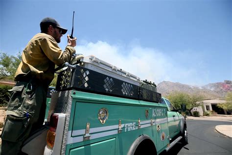 Bighorn Fire Burns 6200 Acres Forces Evacuation In The Catalina