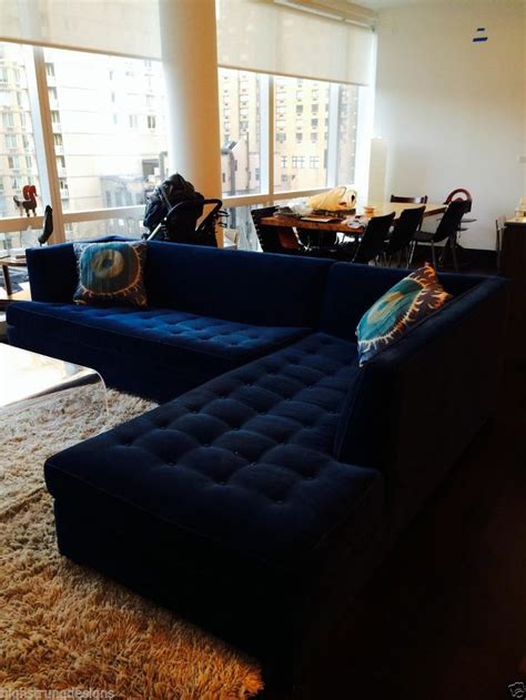 21 Different Style To Decorate Home With Blue Velvet Sofa