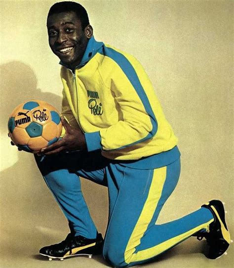 Pelé aggravated a groin injury two games into the 1962 world cup in chile, sitting out the final pelé announced his retirement from soccer in 1974, but he was lured back to the field the following year to. Pelé Is Back In India! Here Are 13 Mind Blowing Facts ...