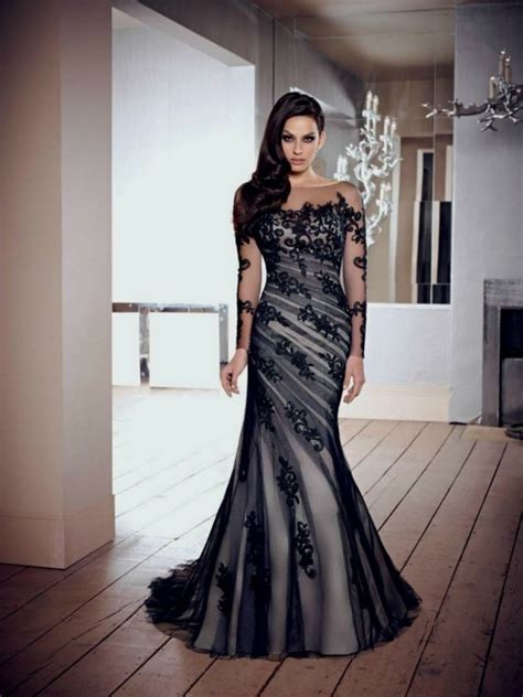 Hier findest du fotos von hochzeitskleider für jeden stil und jeden geschmack. Schwarzes Brautkleid für die moderne Braut