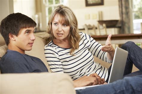 Cómo Gestionar Las Discusiones Con Tu Hijo Adolescente Y No Morir En