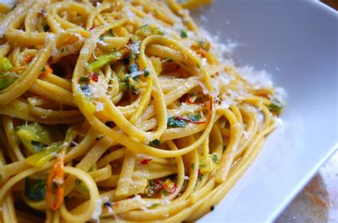 Ricette vegetariane con i fiori di zucce e zucchina: Ricetta Pastasciutta con Pesce Spada, Fiori di Zucca e ...
