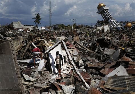 Indonesia Quake Tsunami Death Toll Mounts To 1944 Dynamite News