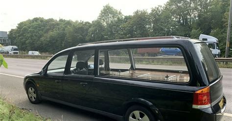 Police can tell if you have no car insurance. Hearse driver pulled over on the M6 was found driving without insurance - Manchester Evening News