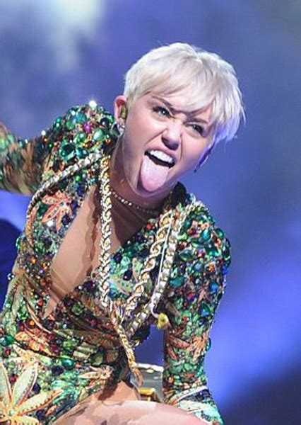 Miley Cyrus Tied Tongue Per Il Nyc Porn Film Festival Gqitaliait