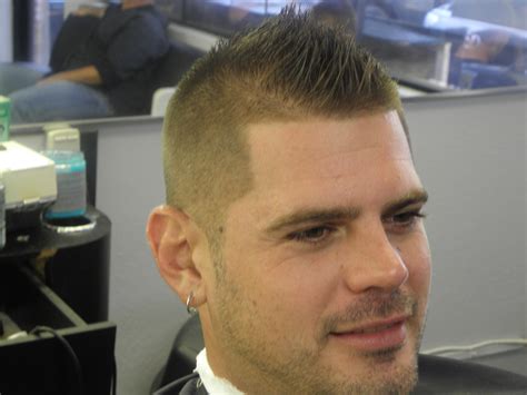 With their stylish appeal that brings in the right balance of suave and edgyness in one look, it is no wonder why many men prefer the look. 14 Fohawk Haircut Pictures | Learn Haircuts