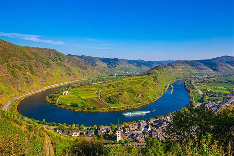 ˈʁaɪ̯nlant ˈp͡falt͡s ( listen)) is a western state of germany. File:Moselschleife Bremm, Rheinland-Pfalz, Germany ...