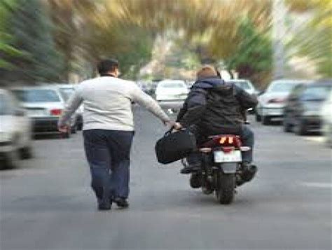 دستگیری زن قمه کش و شوهر کیف قاپ در تهران طعمه‌ها اغلب خانم‌ها بودند