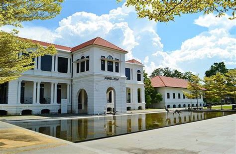Muzium sultan abu bakar) is a museum in pekan, pahang, malaysia. Muzium-Sultan-Abu-Bakar-Pekan - LIBUR