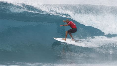 Slater Puts In Solid Semifinal Effort World Surf League