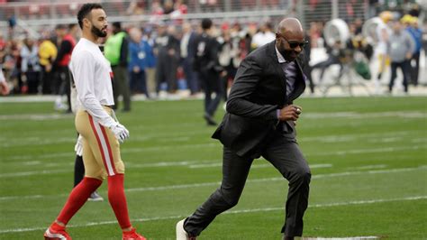 49ers Great Jerry Rice Catches A Td In A Suit Before Nfc Championship Abc7 San Francisco