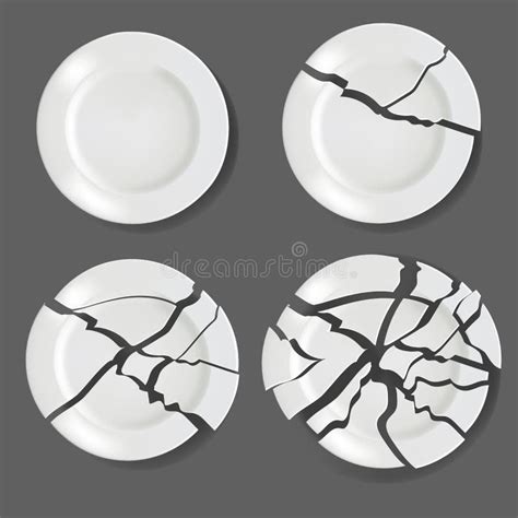 Realistic Detailed 3d Whole And Broken White Ceramic Plate Set Vector