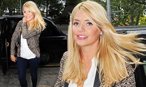 Holly Willoughby Enjoys Lunch Outing After Live This Morning Tv Makeover