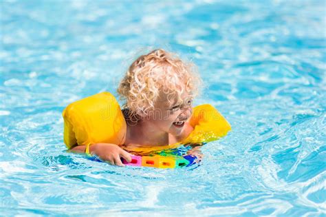 Little Boy In Swimming Pool Stock Image Image Of Little Class 84433333