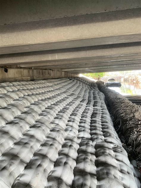 Combating Erosion And Scour Articulating Concrete Block Mats Synthetex