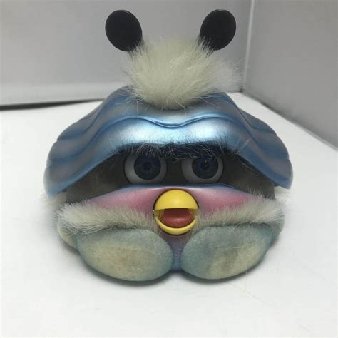 2001 Tiger Electronics Hasbro Interactive Blue Furby Clam Shelby