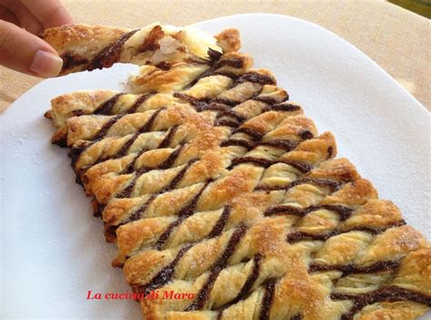 1 rotolo di pasta sfoglia (meglio se rettangolare). Torciglioni legati di pasta sfoglia con nutella: ricetta ...